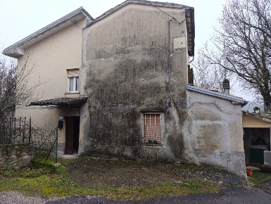 Foto Villa singola a Fornovo di Taro con 5 locali in vendita