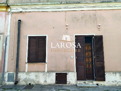 Foto Villa bifamiliare a Vernole Centro di 80 m² con 4 locali in vendita