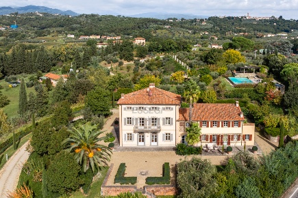 Foto Villa unifamiliare in via di Montechiari, Montecarlo di 775 m²
