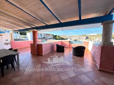 Foto Appartamento a Santa Teresa Gallura di 145 m² con 5 locali in vendita