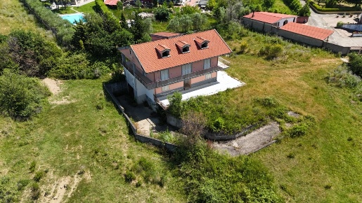 Foto Villa unifamiliare in Via Santa Croce 26, Giffoni Sei Casali di 500 m²
