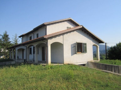 Foto Appartamento a Licciana Nardi di 220 m² con 7 locali in vendita