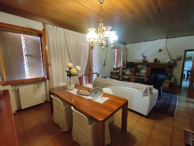 Foto Villa singola a Montescudo-Monte Colombo di 279 m² con 6 locali