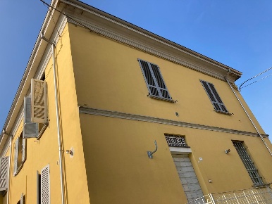 Foto Villa singola a Alseno di 300 m² con 8 locali in vendita