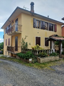 Foto Appartamento a Fornovo di Taro con 10 locali in vendita