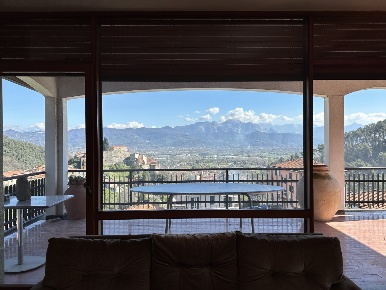 Foto Appartamento a Ameglia di 440 m² con 10 locali in vendita