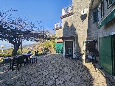 Foto Appartamento in Via Palazzina 8, Fosdinovo di 294 m² con 6 locali