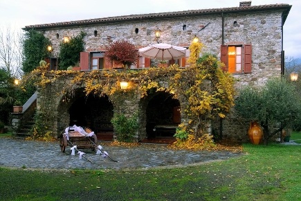 Foto Villa unifamiliare in Mocrone, Villafranca in Lunigiana di 400 m²