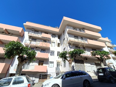 Foto Appartamento in Via San Martino 5, Spadafora di 99 m² con 5 locali