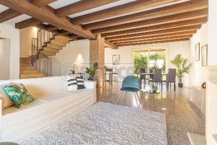 Foto Villa a schiera in Via Zuccola 37, Bolzano Vicentino di 239 m²
