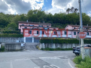 Foto Appartamento a Follo di 145 m² con 5 locali in vendita