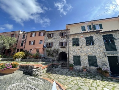 Foto Appartamento in Piazza XIII Dicembre 6, Ameglia di 114 m² con 6 locali