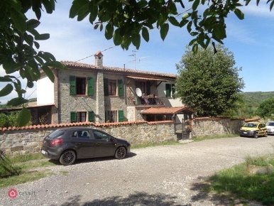 Foto Villa singola a Fornovo di Taro di 209 m² con 4 locali in vendita