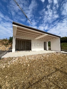 Foto Villa unifamiliare a Sarego di 250 m² con 7 locali in vendita