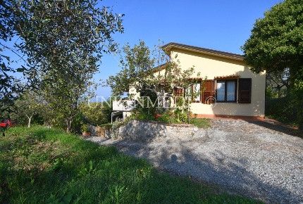 Foto Villa singola in Via boccognano, Fosdinovo di 150 m² con 5 locali