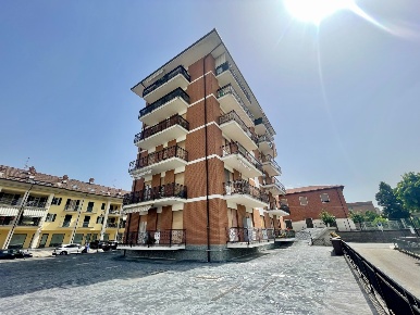 Foto Appartamento in via Ghigliano 30, Dogliani di 120 m² con 6 locali