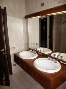 Foto Villa unifamiliare a Capannoli di 500 m² con 13 locali in vendita