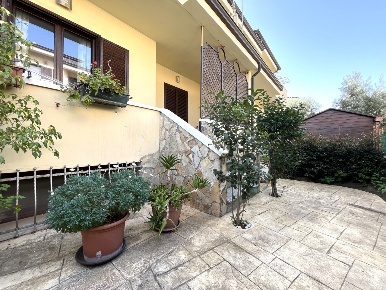 Foto Villa a schiera a Simeri Crichi di 70 m² con 3 locali in affitto