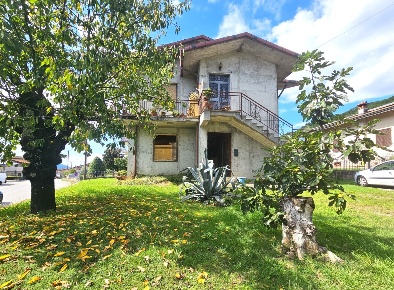 Foto Villa bifamiliare in Via Fienile di Sopra 7, Licciana Nardi di 216 m²