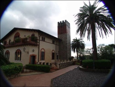 Foto Appartamento a Ameglia di 180 m² con 6 locali in vendita