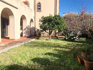 Foto Appartamento a Ameglia di 140 m² con 5 locali in vendita