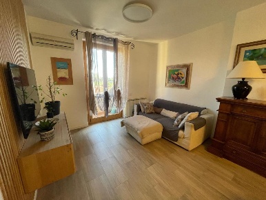 Foto Appartamento a Ameglia di 100 m² con 4 locali in vendita