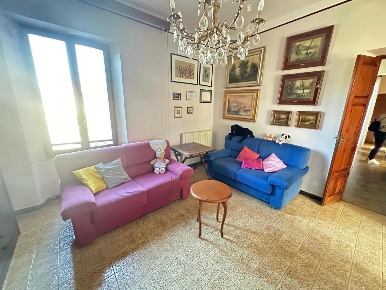 Foto Appartamento a Ameglia di 150 m² con 6 locali in vendita