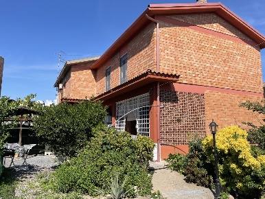Foto Villa bifamiliare a Villasor di 100 m² con 4 locali in vendita