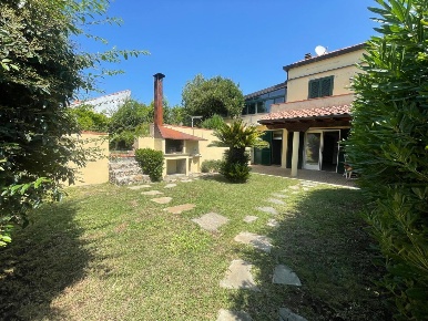 Foto Appartamento a Ameglia di 85 m² con 4 locali in vendita