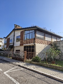 Foto Villa singola in Via G. Zinetti 11, Sanguinetto di 220 m² con 7 locali