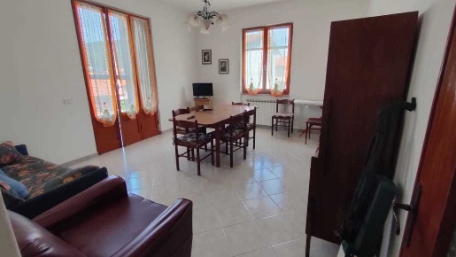 Foto Appartamento a Ameglia di 90 m² con 4 locali in vendita