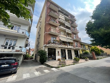 Foto Appartamento in Viale Professor Gabetti 26, Dogliani di 102 m²