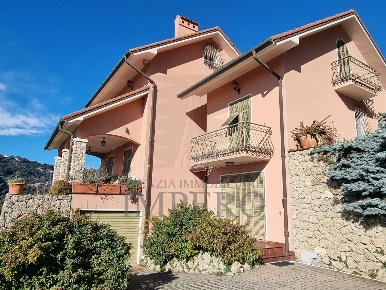 Foto Villa unifamiliare in Via Braie 290, Camporosso di 256 m² con 9 locali