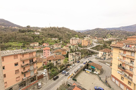 Foto Appartamento in Via Alcide De Gasperi  44, Campomorone di 74 m²