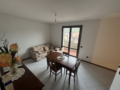 Foto Appartamento in Via D. Stefanacci, Vernio di 80 m² con 4 locali