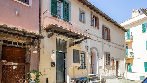 Foto Appartamento in Via dei Monti, Colonna di 45 m² con 2 locali