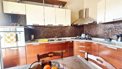 Foto Appartamento a Ameglia di 100 m² con 4 locali in vendita