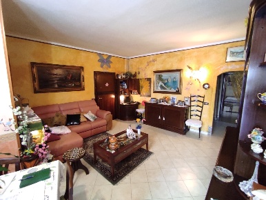 Foto Appartamento in SS432 33, Ameglia di 98 m² con 4 locali in vendita
