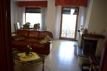 Foto Villa a schiera a Rapolano Terme di 208 m² con 9 locali in vendita