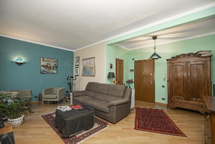 Foto Appartamento in Via De Gasperi 42, Campomorone di 103 m² con 6 locali