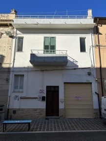 Foto Appartamento in CORSO VITTORIO EMANUELE, Paglieta con 5 locali
