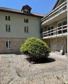 Foto Appartamento in Via Castello 27, Canzo di 139 m² con 3 locali