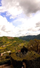 Foto Villa singola in Via del Bisenzio, Vernio di 180 m² con 6 locali