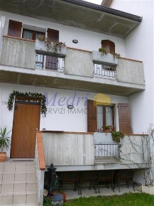 Foto Villa a schiera in Via Pietro Nenni 102, Mercato Saraceno di 190 m²