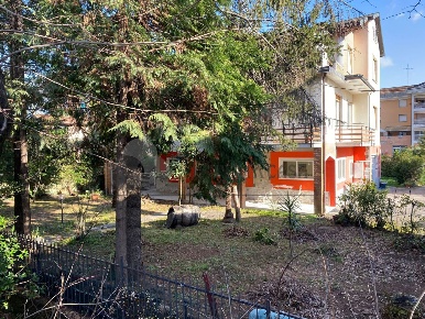 Foto Appartamento in Via Brigate Partigiane 9494, Follo di 85 m² in vendita