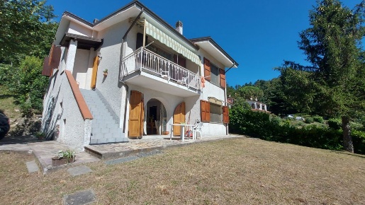 Foto Villa bifamiliare in Via GIGNOLA, Fosdinovo di 160 m² con 8 locali