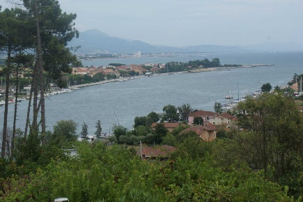 Foto Appartamento a Ameglia di 180 m² con 7 locali in vendita