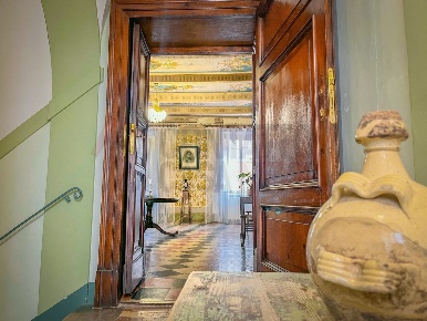 Foto Villa bifamiliare a Cupramontana di 455 m² con 10 locali in vendita