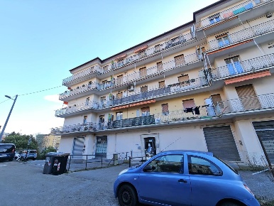 Foto Appartamento in Via Torino 31, Campomorone di 76 m² con 5 locali