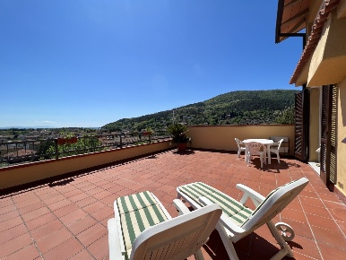 Foto Appartamento a Ameglia di 90 m² con 4 locali in vendita